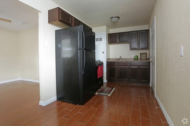 5125 Trowbridge Ave #5 - Photo 7 of 11