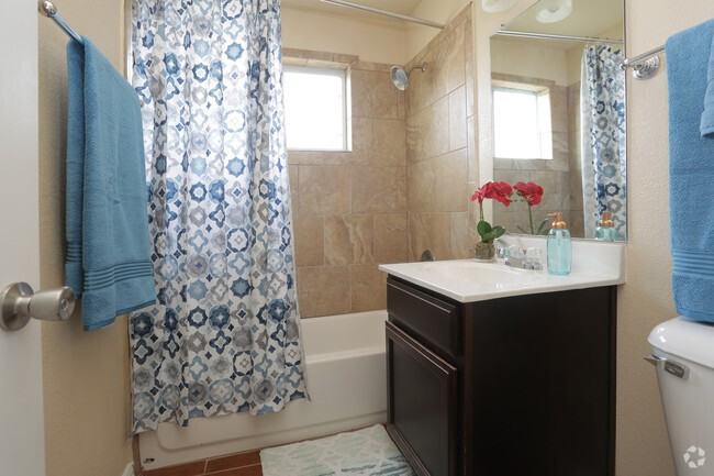 5125 Trowbridge Ave #5 - Photo 2 of 11