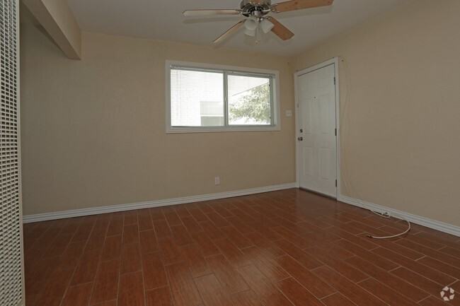 5125 Trowbridge Ave #5 - Photo 3 of 11