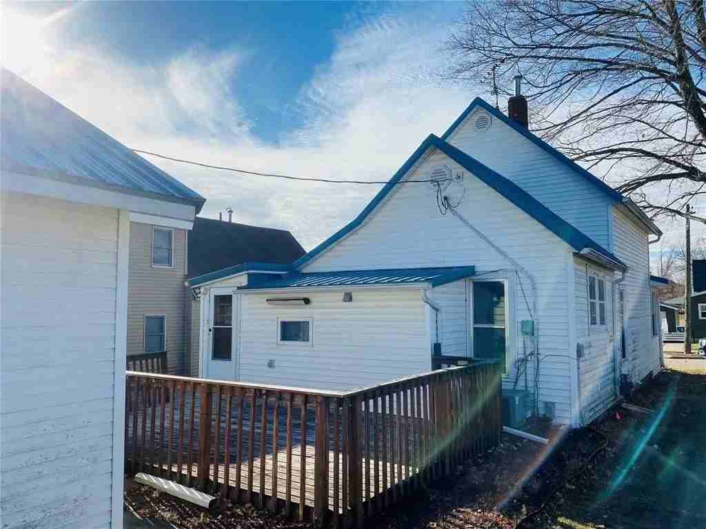 1509 1/2 6th Ave - Photo 3 of 11