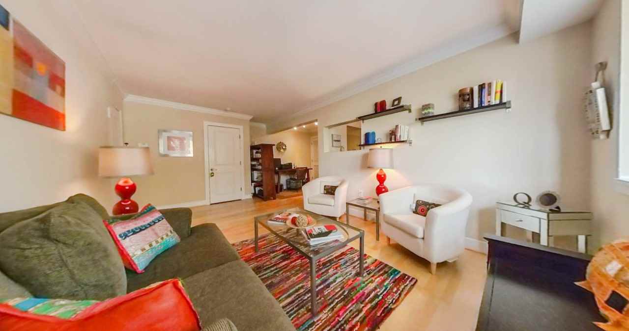 2841 Gainesville St Se #201 - Photo 3 of 9