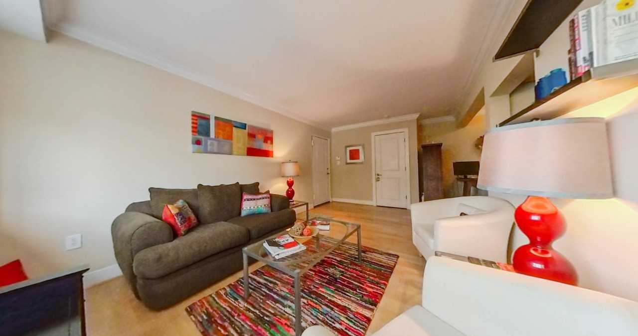 2841 Gainesville St Se #201 - Photo 4 of 9