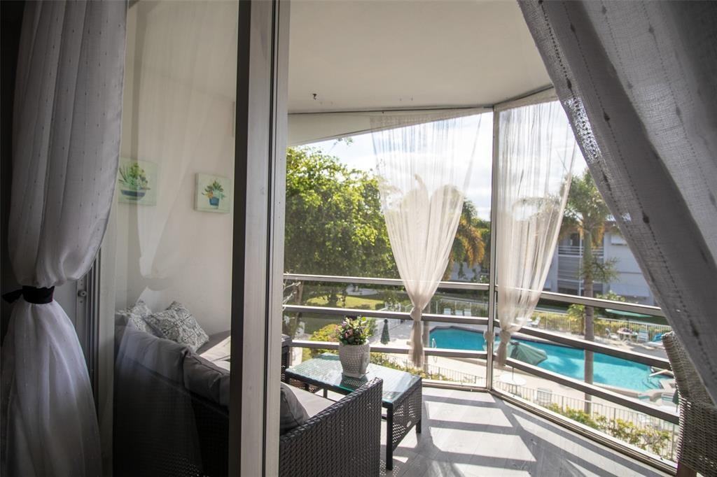 400 Southeast 10th Street #1 - Photo 2 of 28