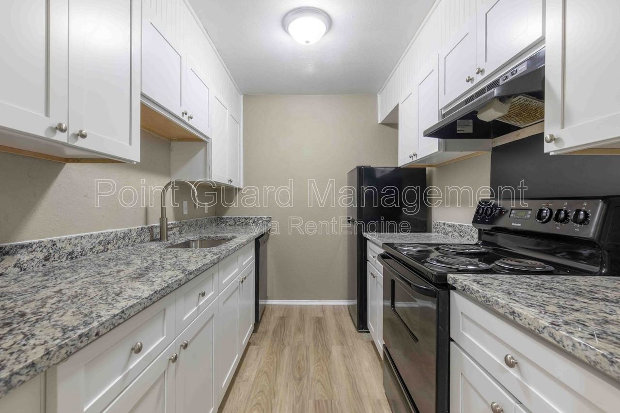 4586 W Kiest Blvd #1095 - Photo 3 of 24