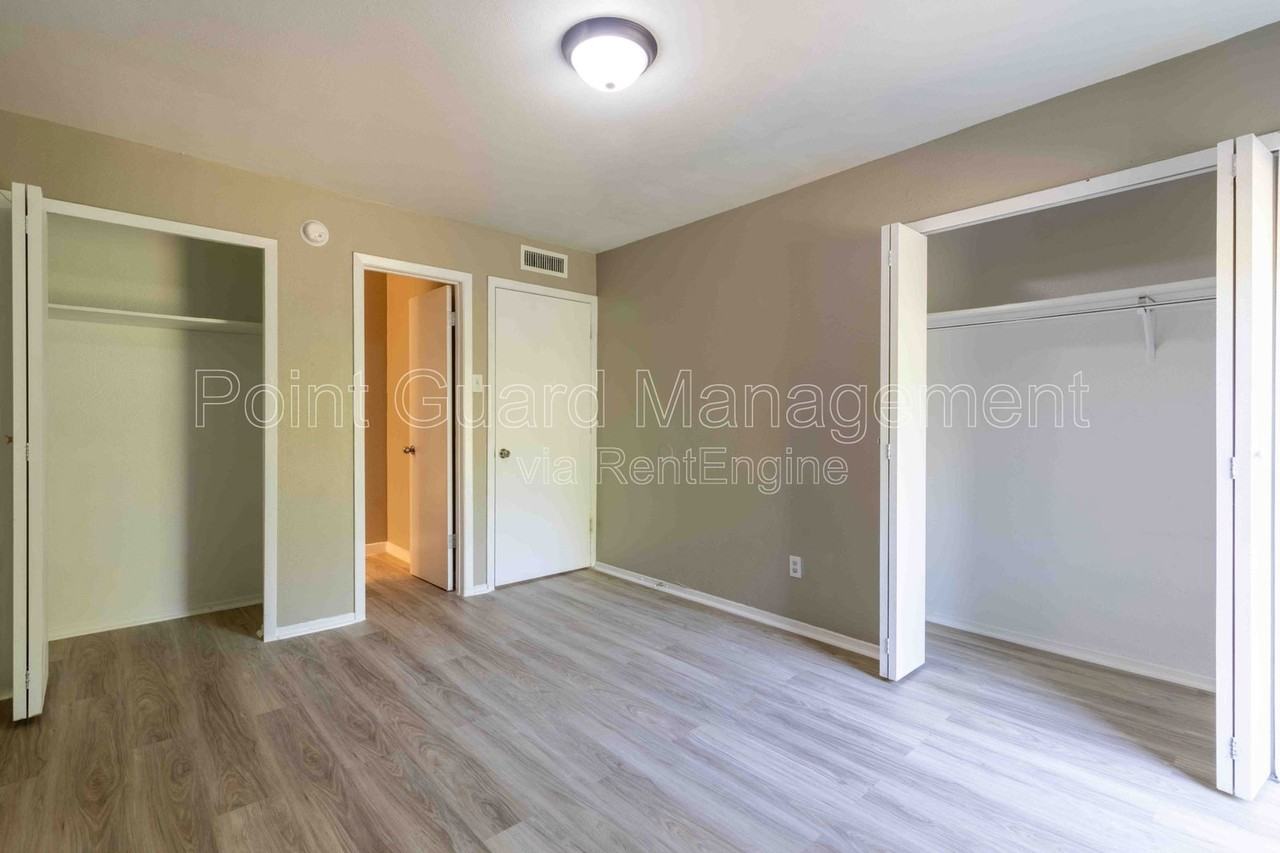4586 W Kiest Blvd #1095 - Photo 7 of 24