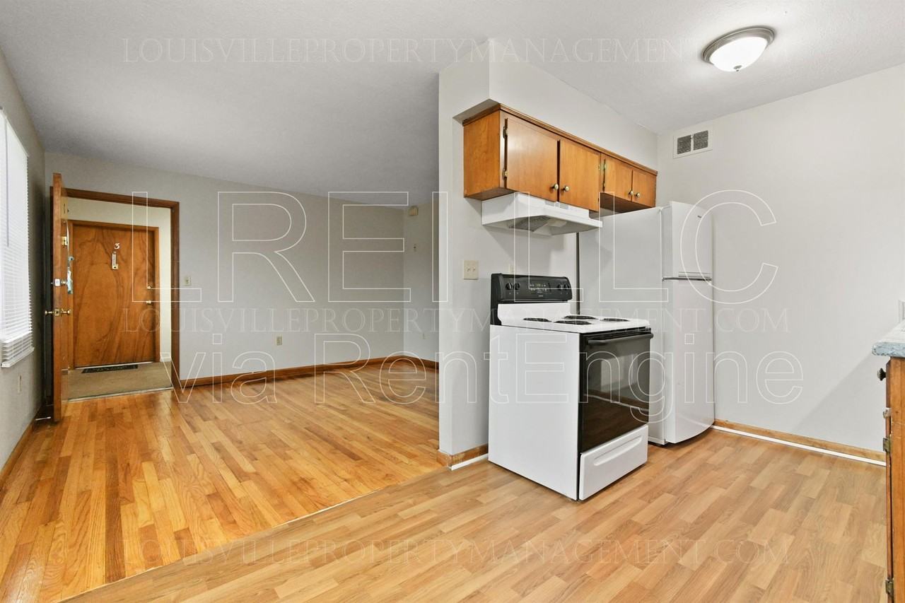 1705 Valley Forge Way #4 - Photo 4 of 15