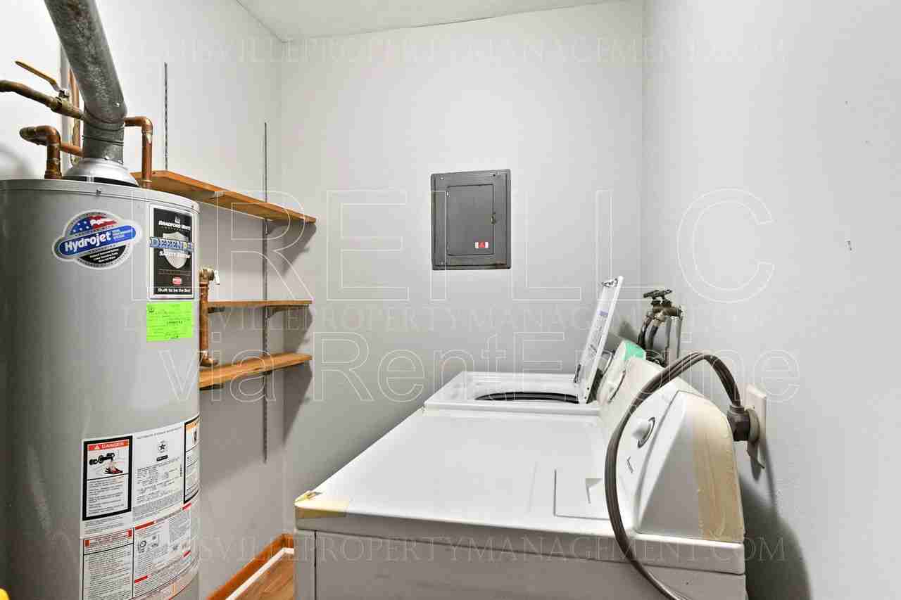 1705 Valley Forge Way #4 - Photo 5 of 15