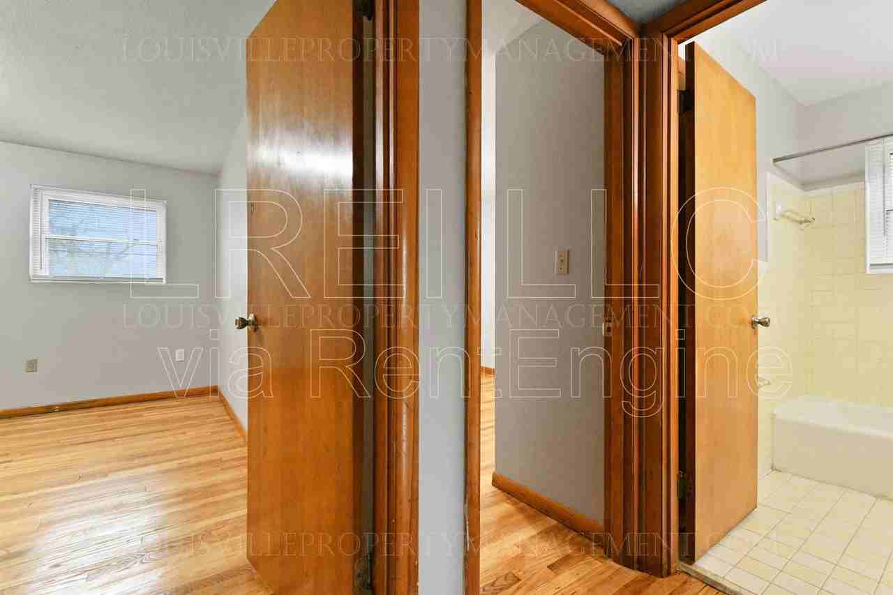 1705 Valley Forge Way #4 - Photo 6 of 15