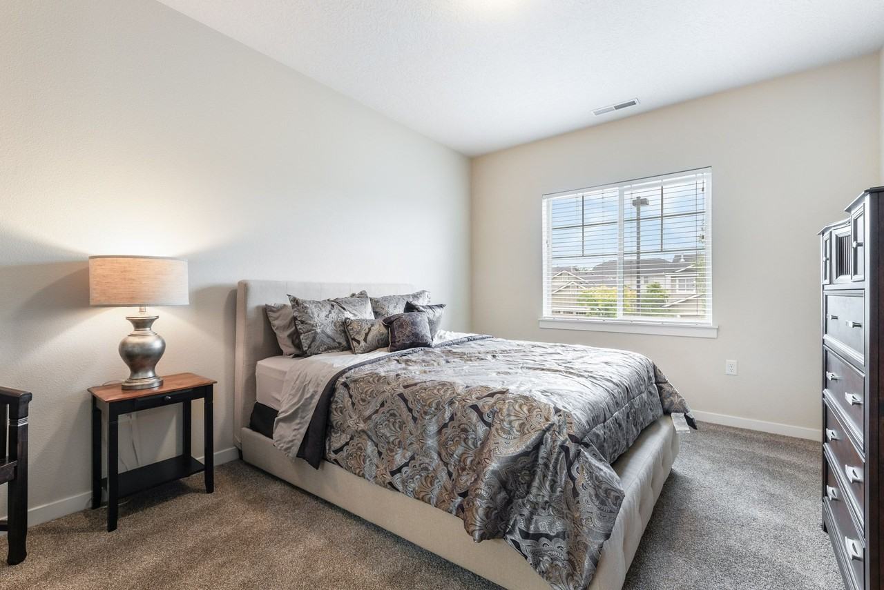 2111 ACCOLADE - Photo 3 of 6