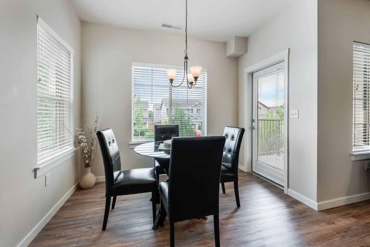2111 ACCOLADE - Photo 4 of 6