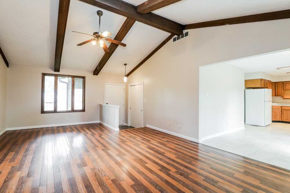 476 Spring Dr - Photo 7 of 16