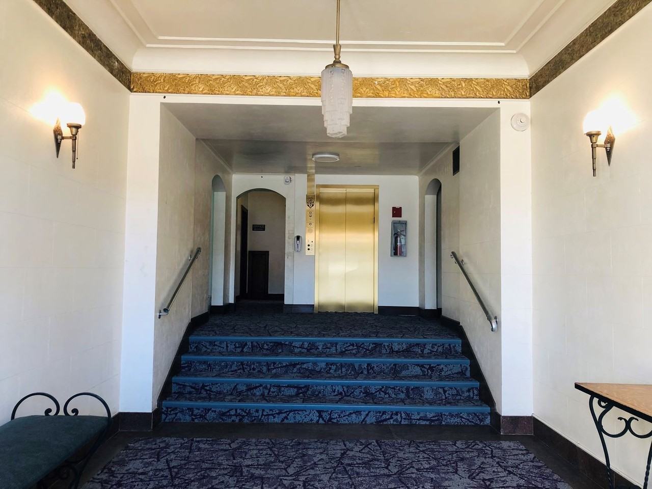 Burke Hill Apartments - Photo 4 of 37
