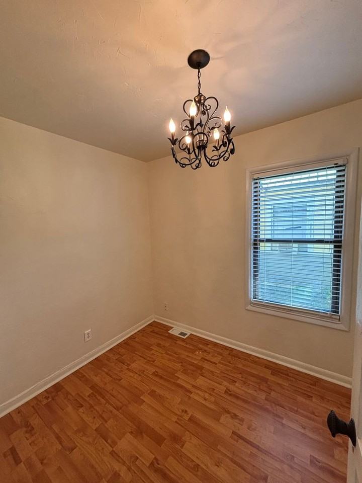 314 S 16th St - Photo 3 of 28