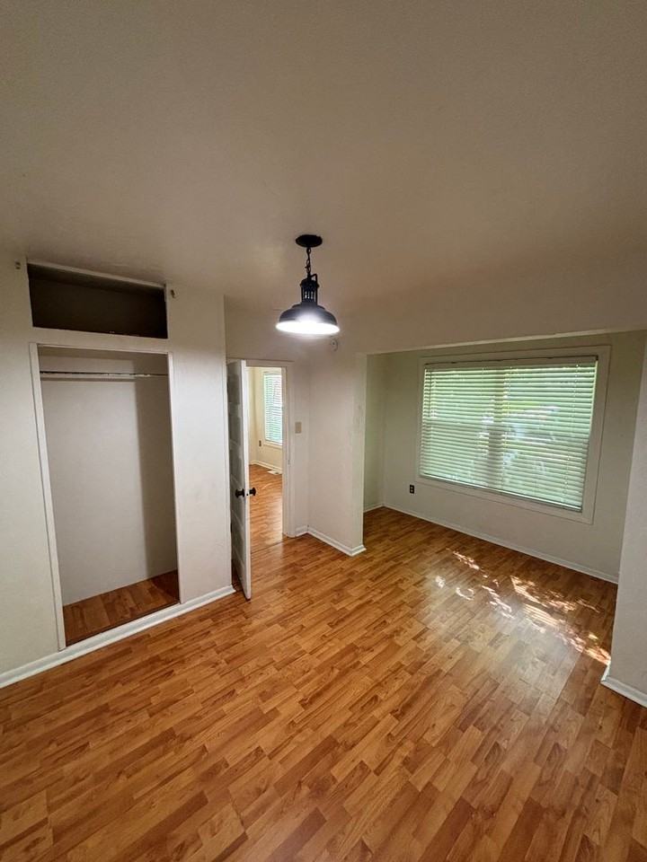 314 S 16th St - Photo 4 of 28