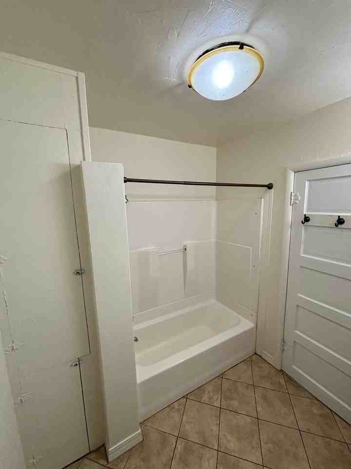 314 S 16th St - Photo 6 of 28