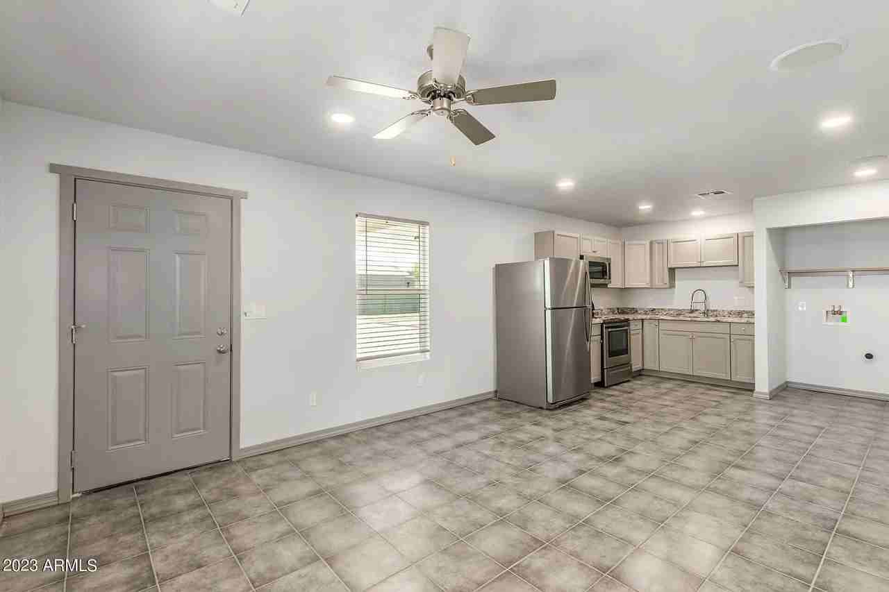 4410 S 12th Dr #1 - Photo 3 of 9