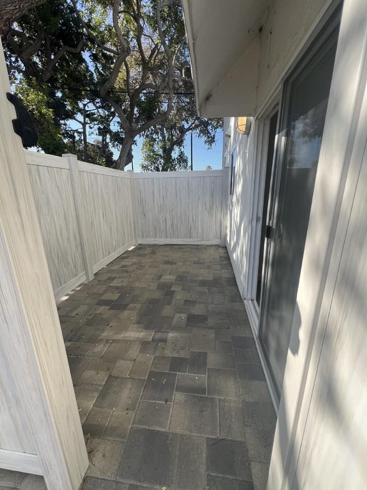 404 Highland Dr - Photo 2 of 16