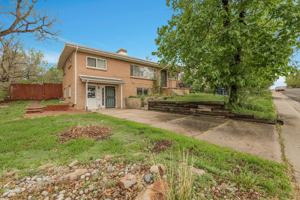 featured image of 5454 S Elmwood St