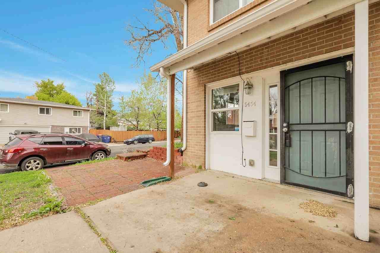 5454 S Elmwood St - Photo 4 of 38