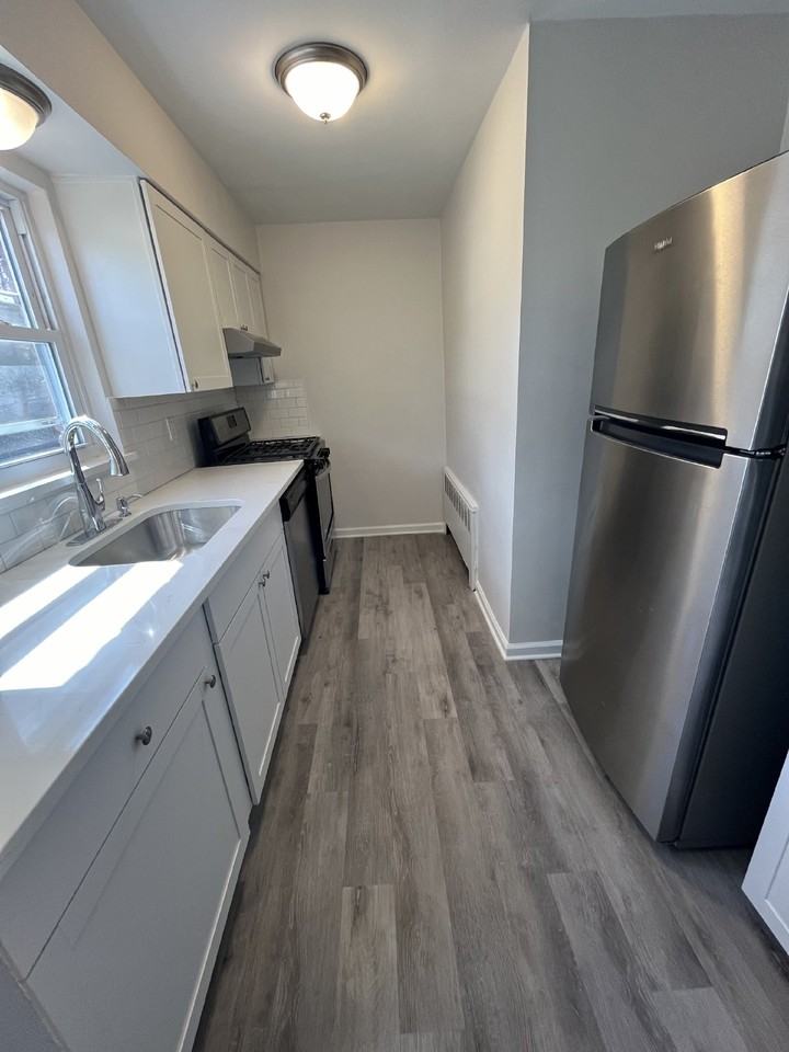 7 Wedgewood Dr Apt 100 - Photo 6 of 12