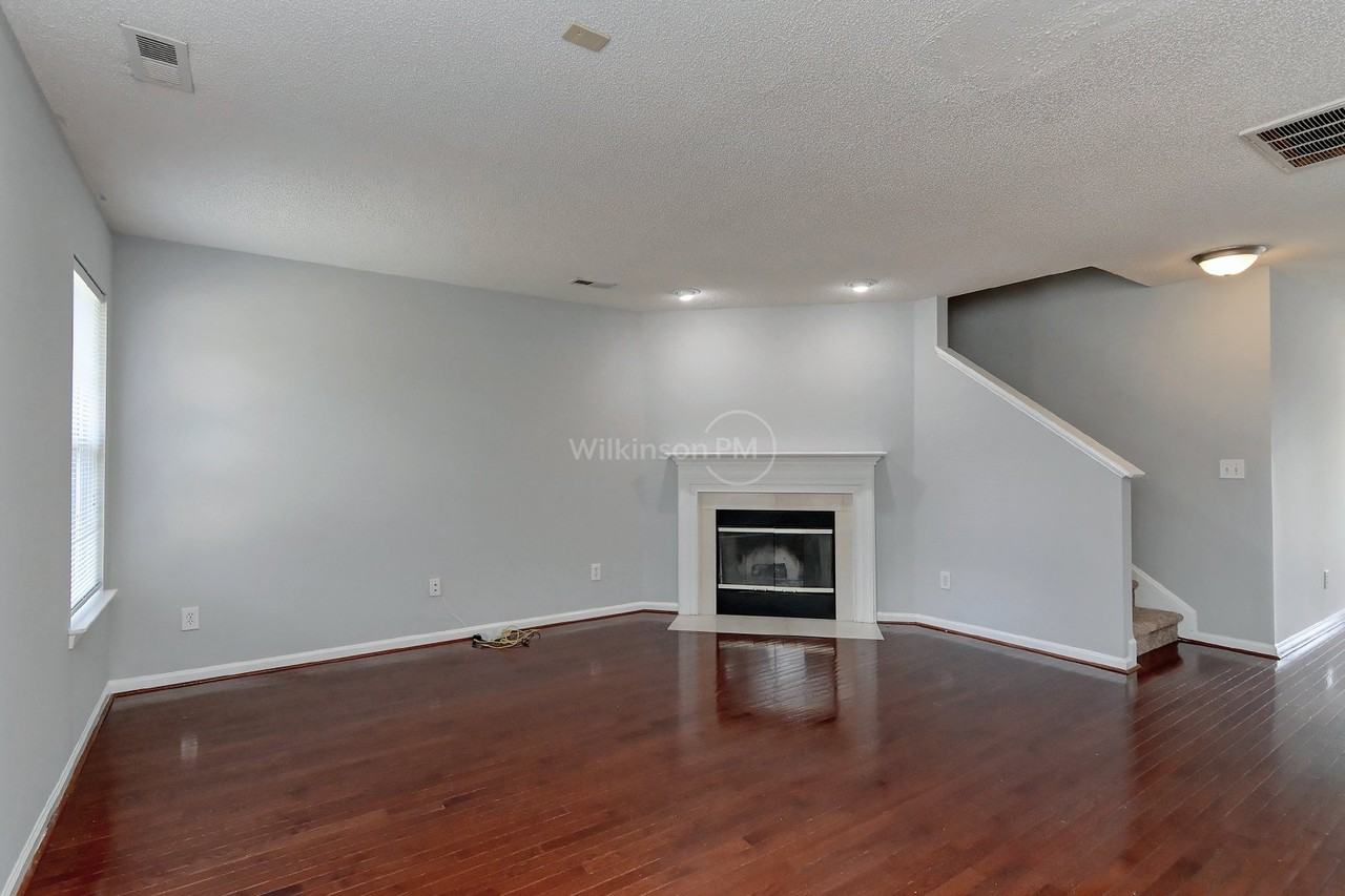 10420 Yellow Rose Ln - Photo 5 of 36