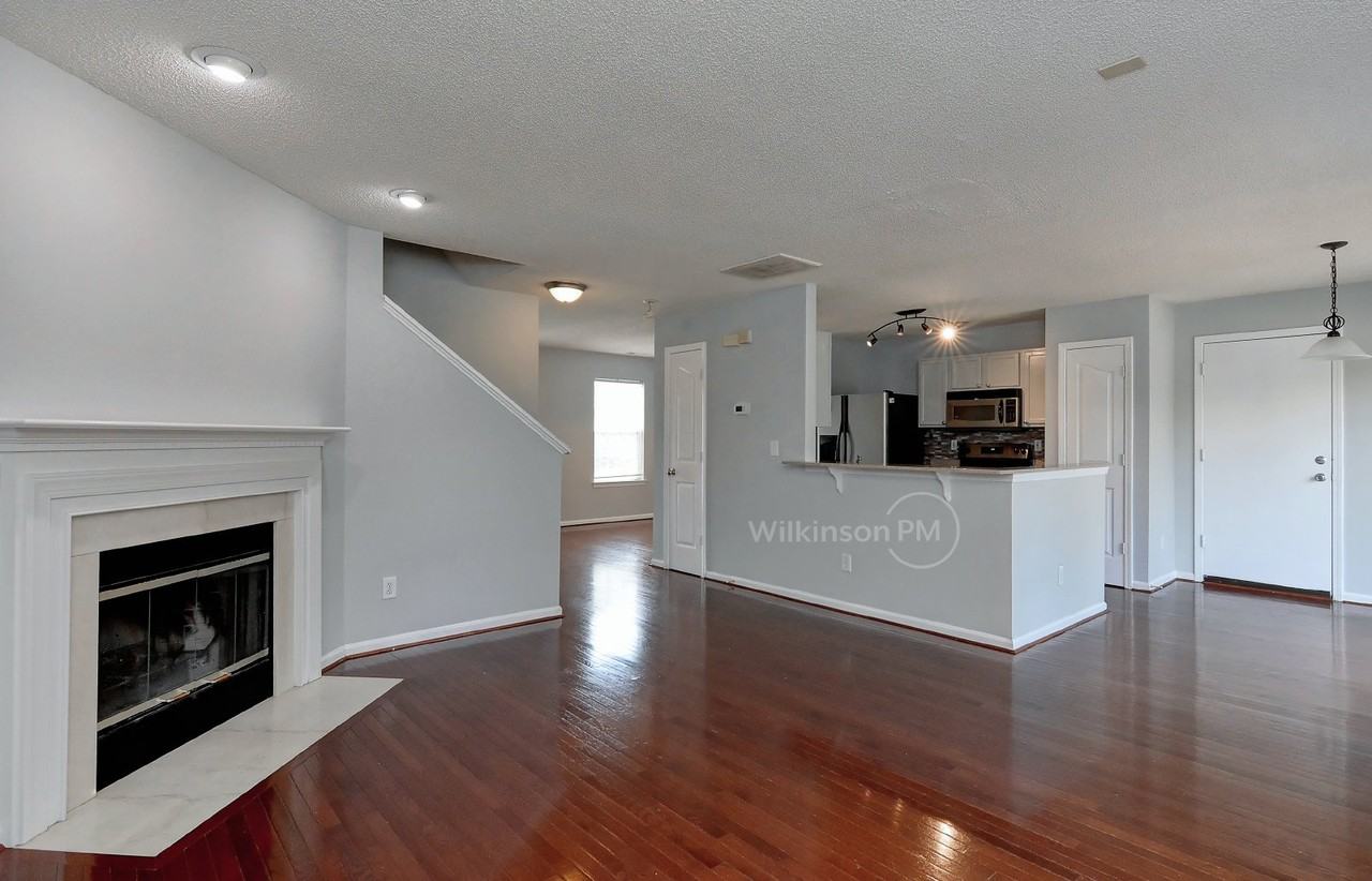 10420 Yellow Rose Ln - Photo 6 of 36