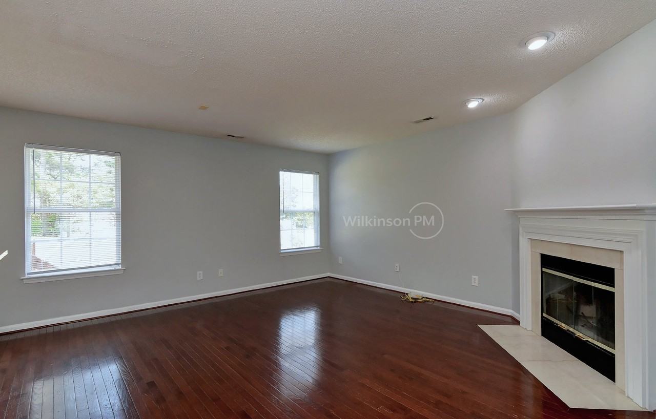 10420 Yellow Rose Ln - Photo 7 of 36