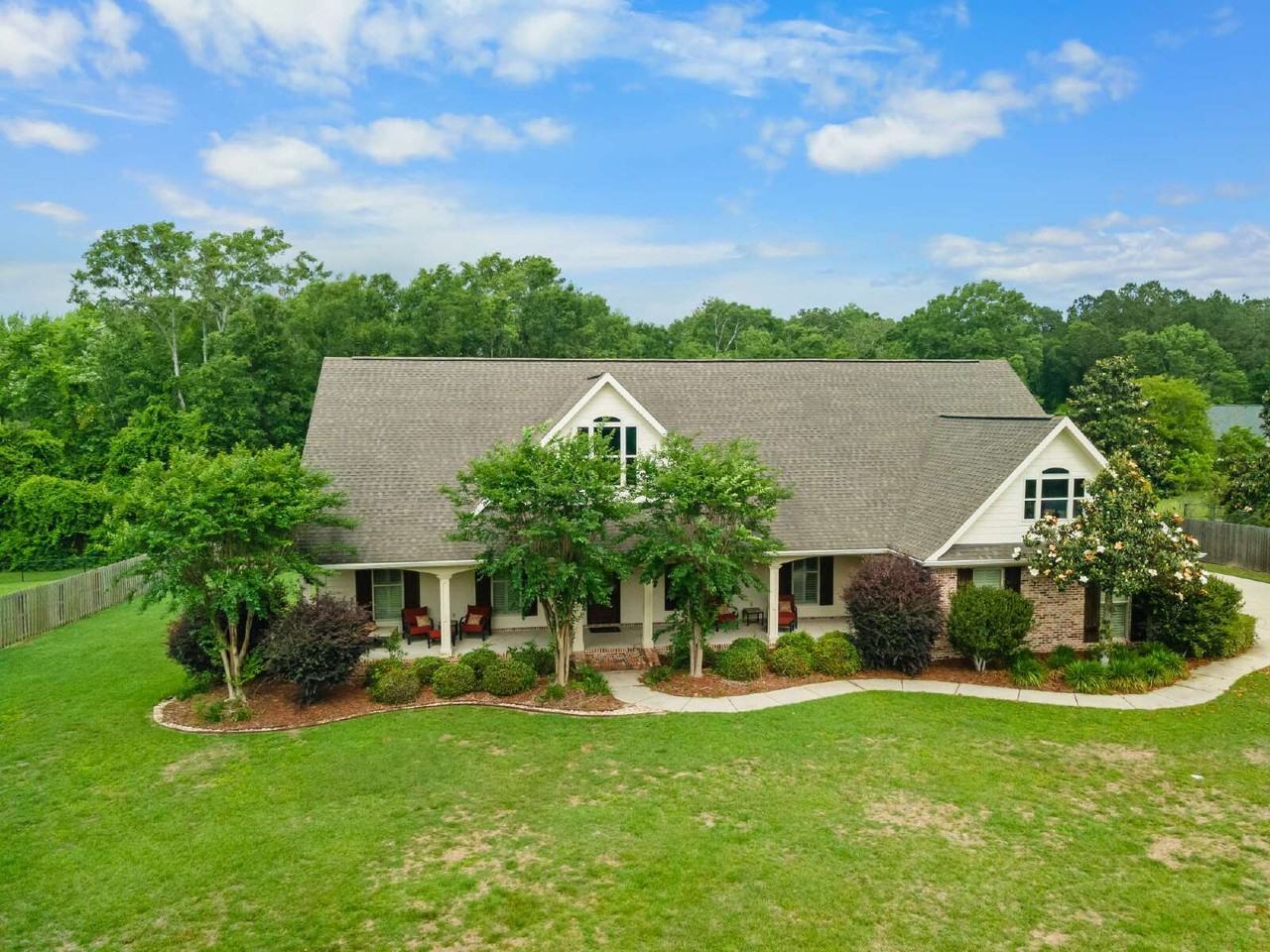 18523 Pecan Ln - Photo 2 of 16