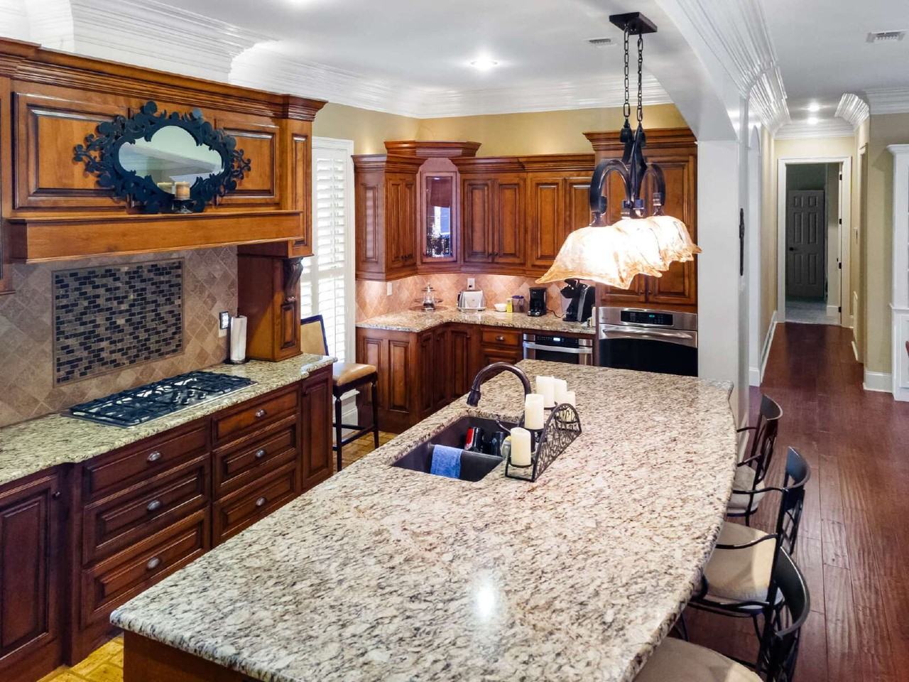 18523 Pecan Ln - Photo 3 of 16