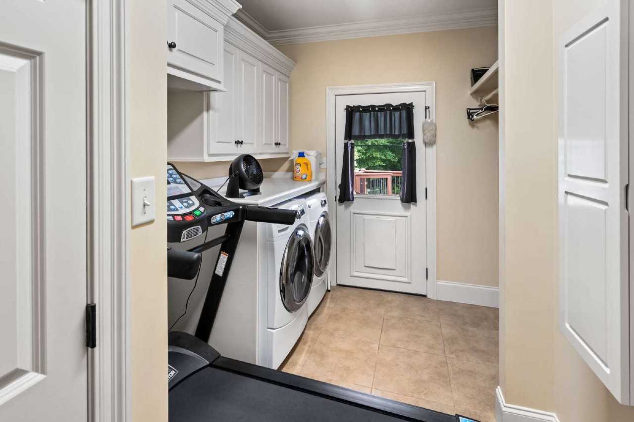 18523 Pecan Ln - Photo 5 of 16