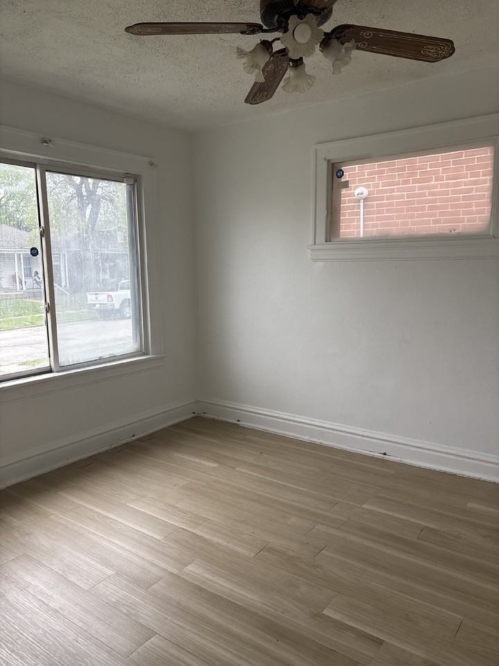 4743 Plover Ave - Photo 2 of 7