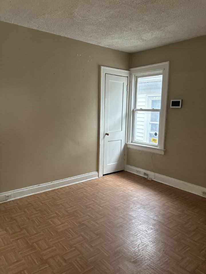 4743 Plover Ave - Photo 3 of 7