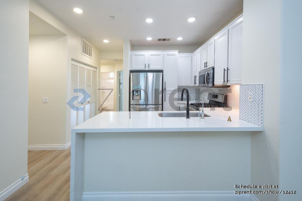 16935 Laurel Hill Ln #181 - Photo 7 of 32