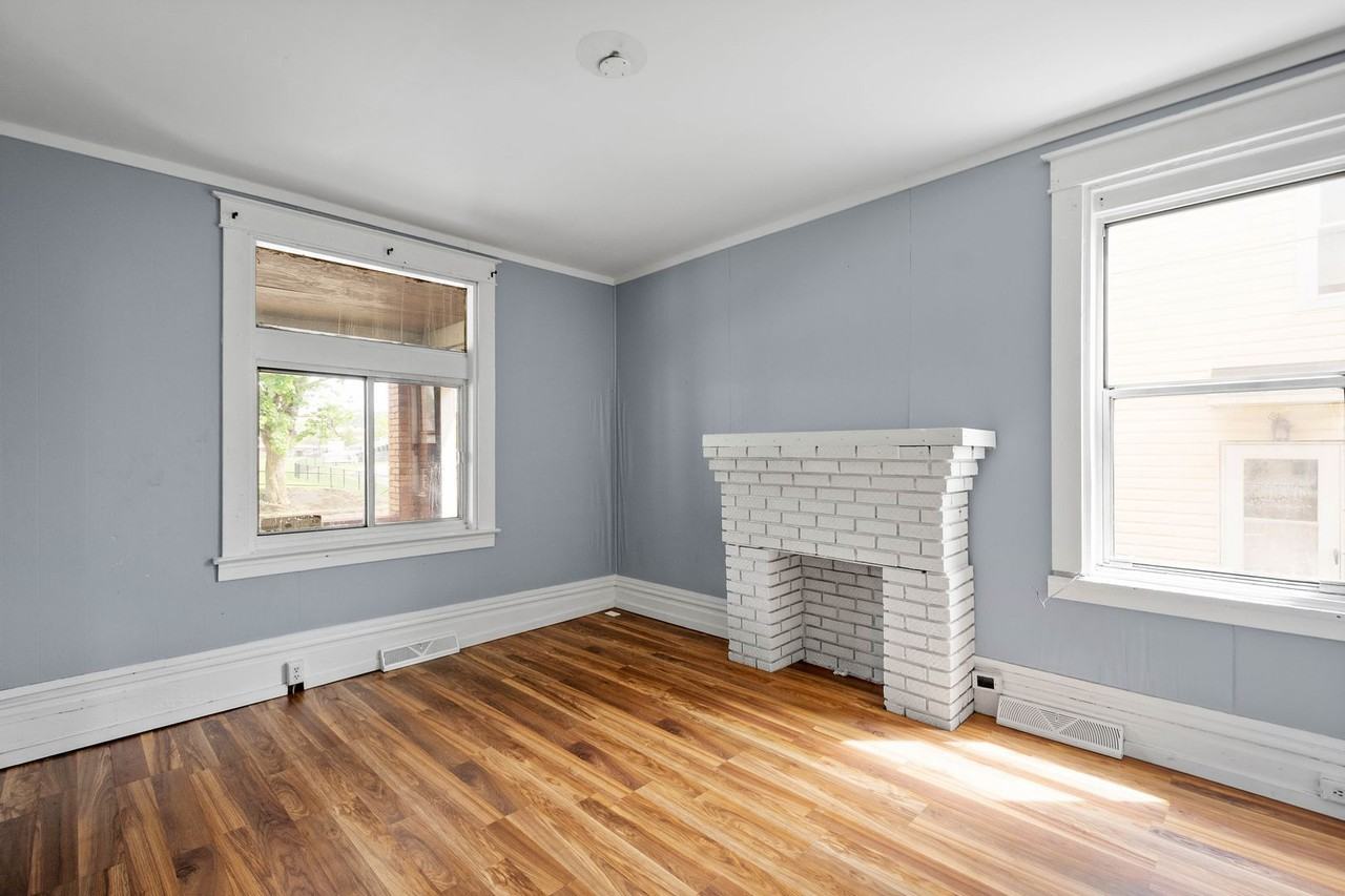 921 15th Street - Photo 3 of 41