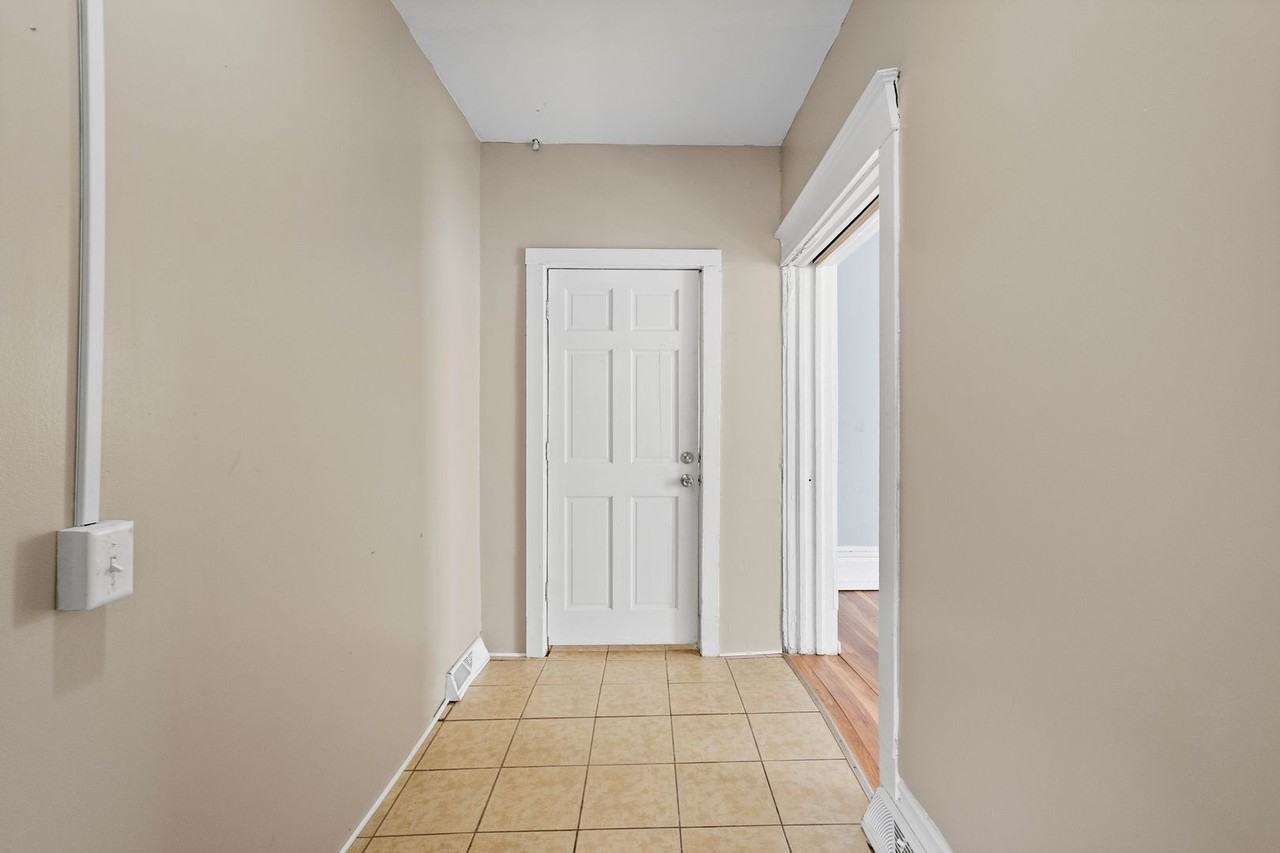 921 15th Street - Photo 5 of 41