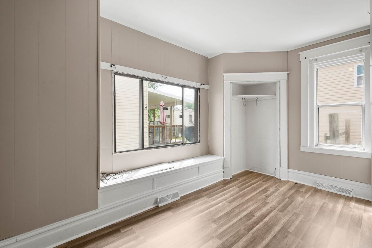 921 15th Street - Photo 7 of 41