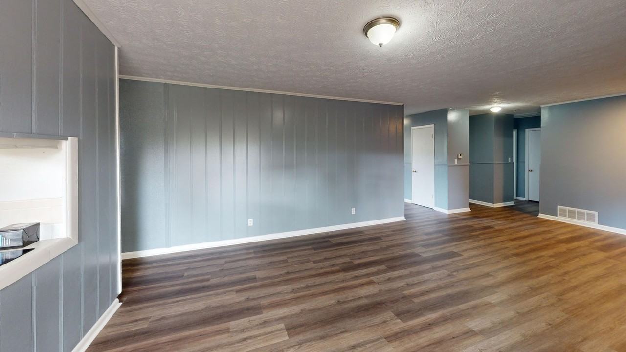 103 Woodley Ave - Photo 4 of 27