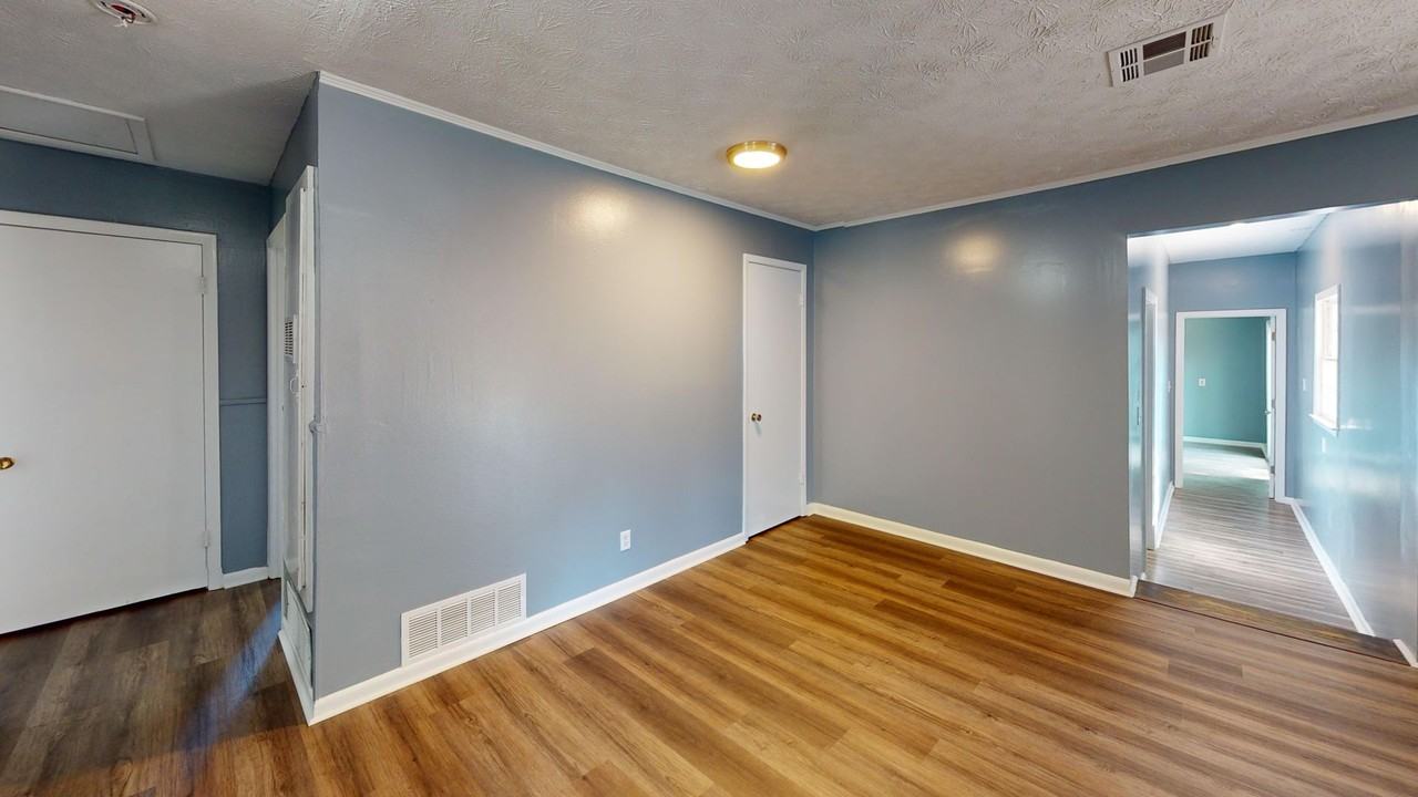 103 Woodley Ave - Photo 6 of 27