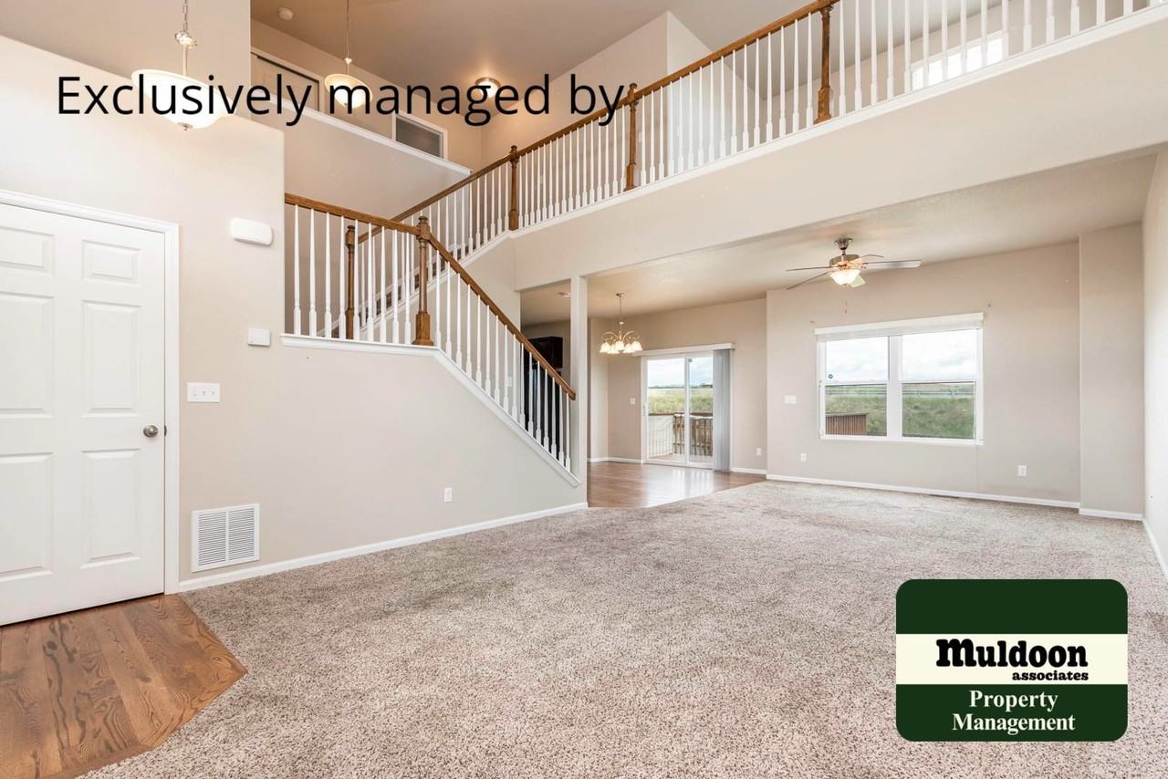 6460 Marilee Way - Photo 3 of 31