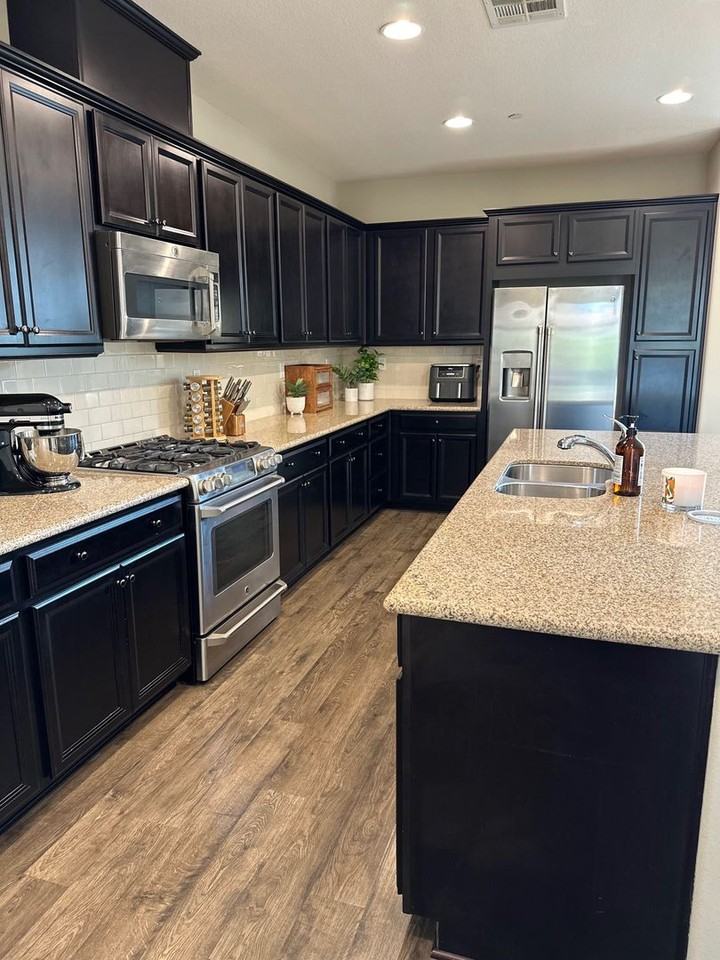 418 Stratus Ln #4 - Photo 7 of 17