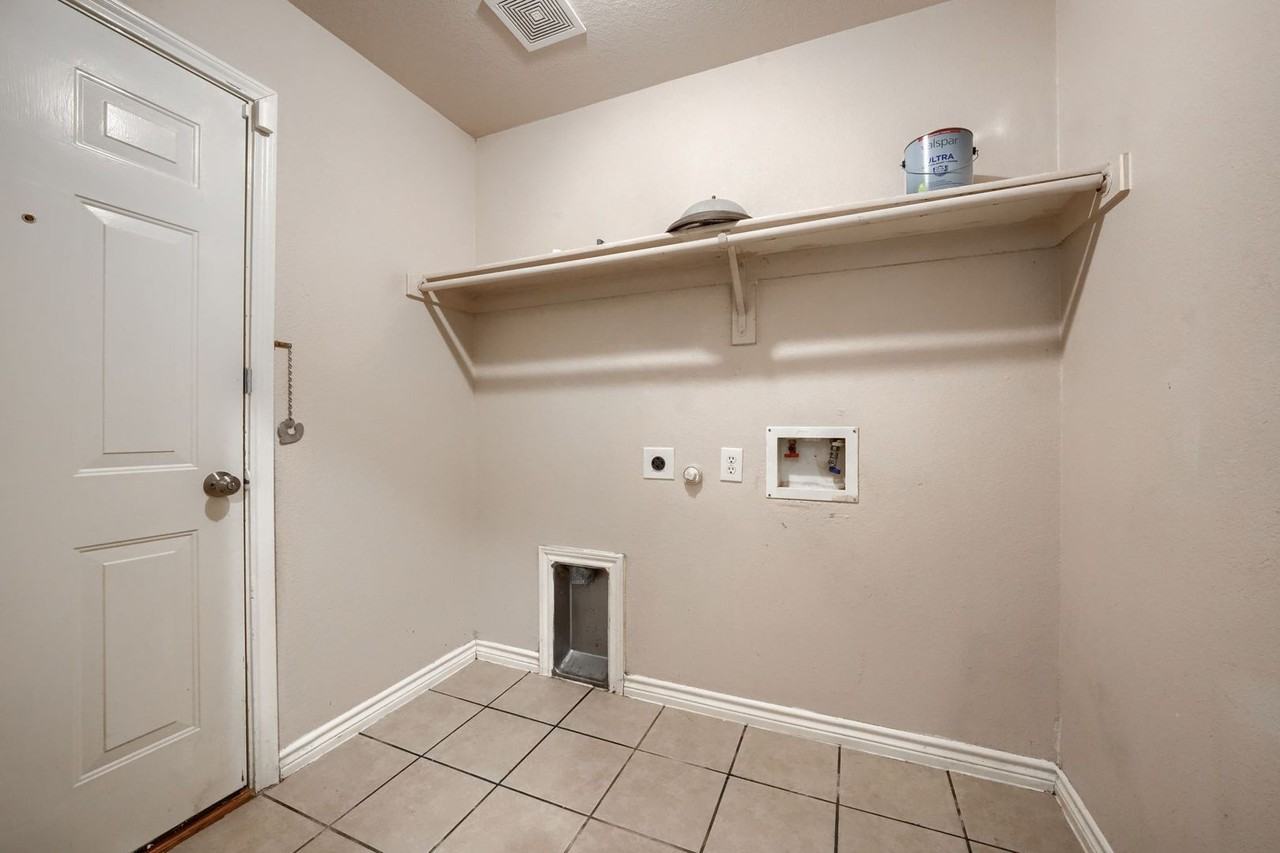 2668 Whispering Trail - Photo 3 of 29