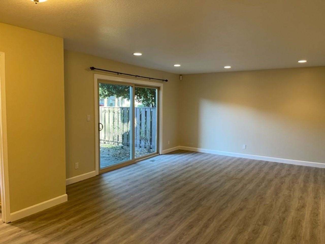 1816 Countrywood Ct - Photo 3 of 21