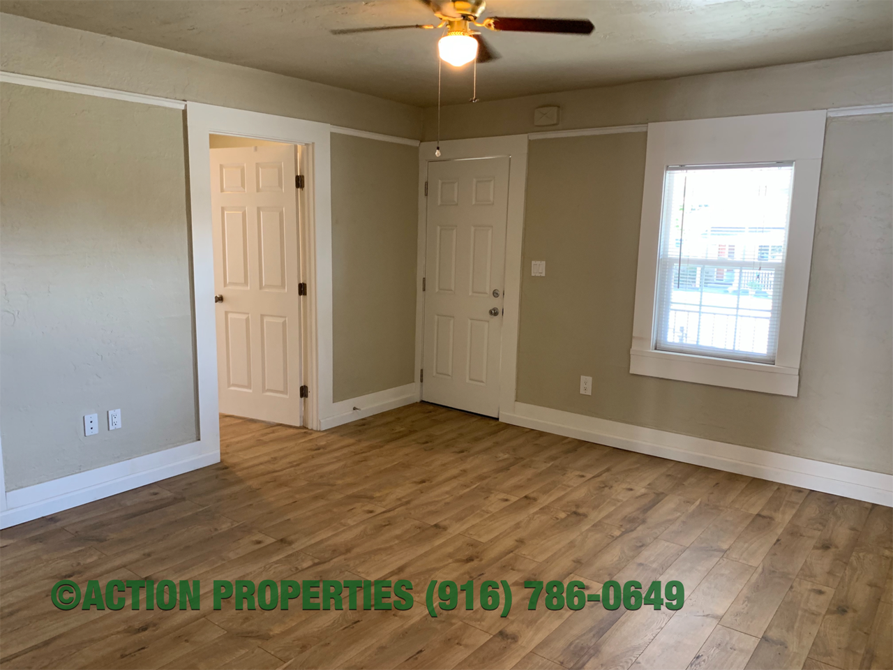 240 Grape St #A - Photo 5 of 9