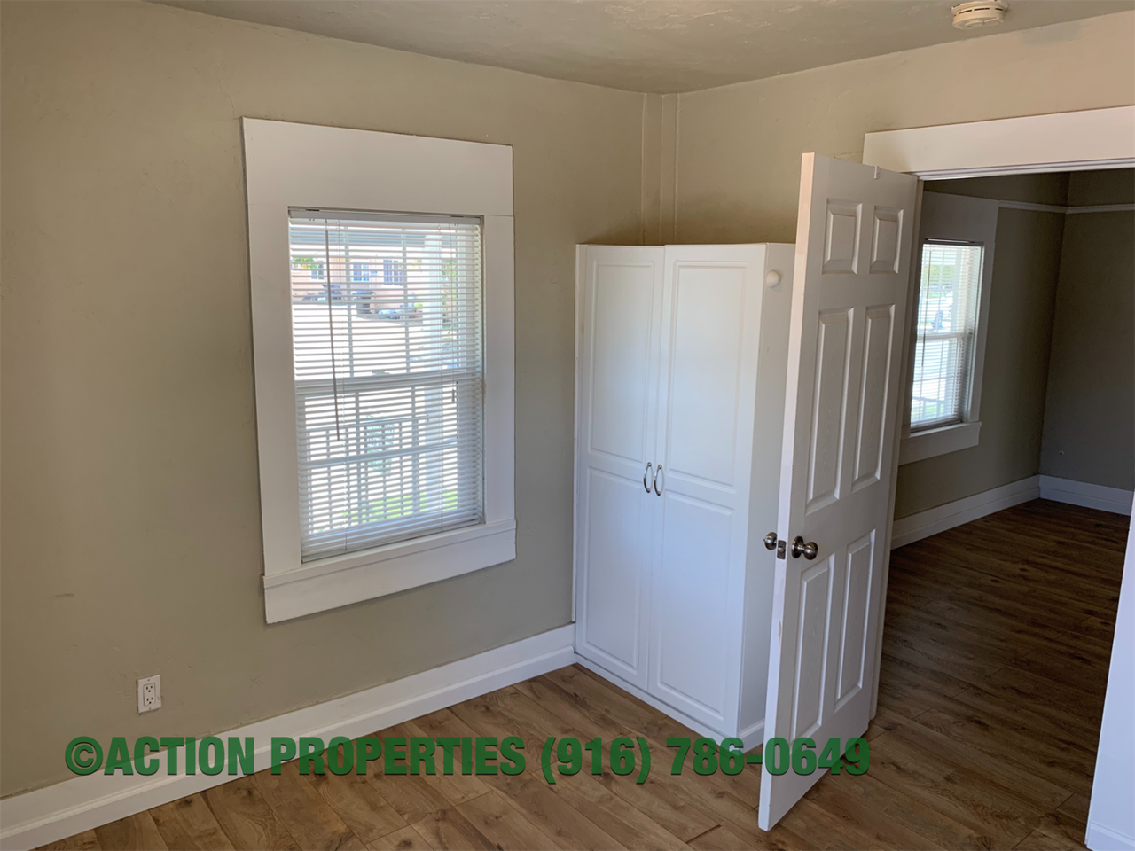 240 Grape St #A - Photo 6 of 9