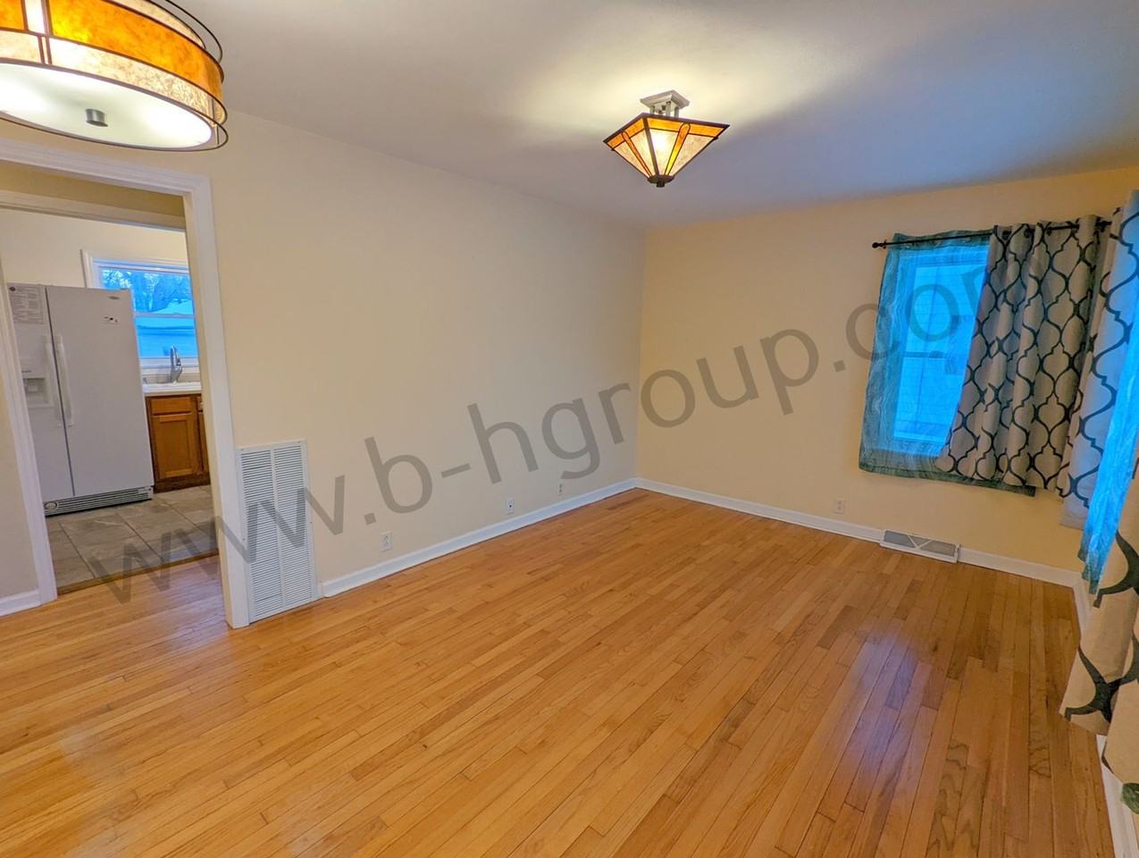 11120 8th Ave - Photo 2 of 27