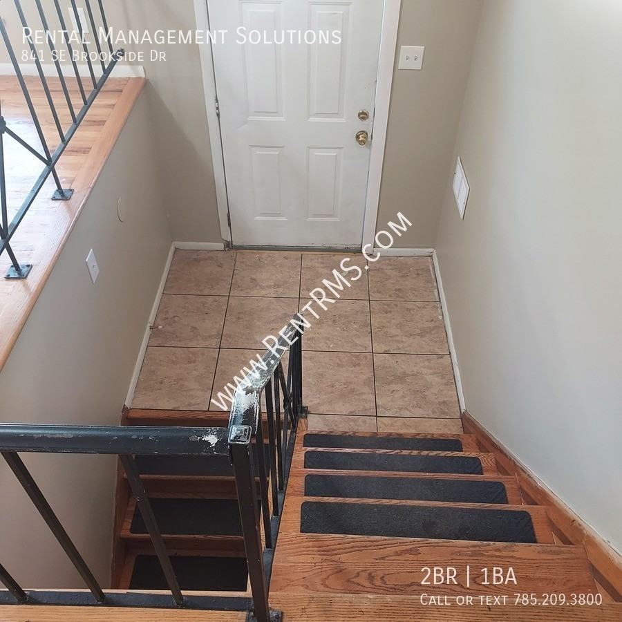 841 Se Brookside Dr - Photo 3 of 28