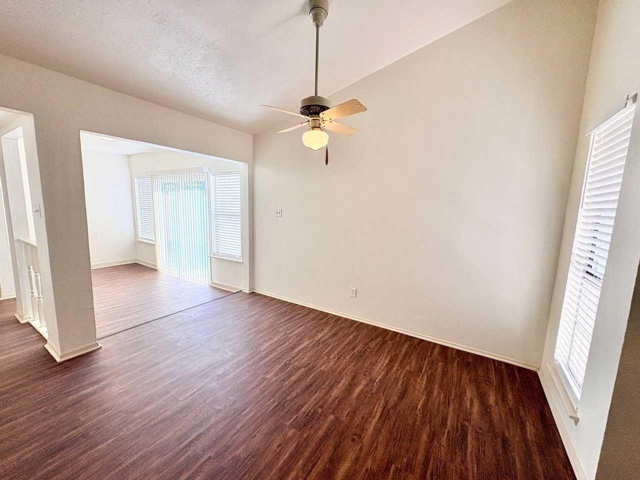 658 Stonehenge Dr - Photo 4 of 16