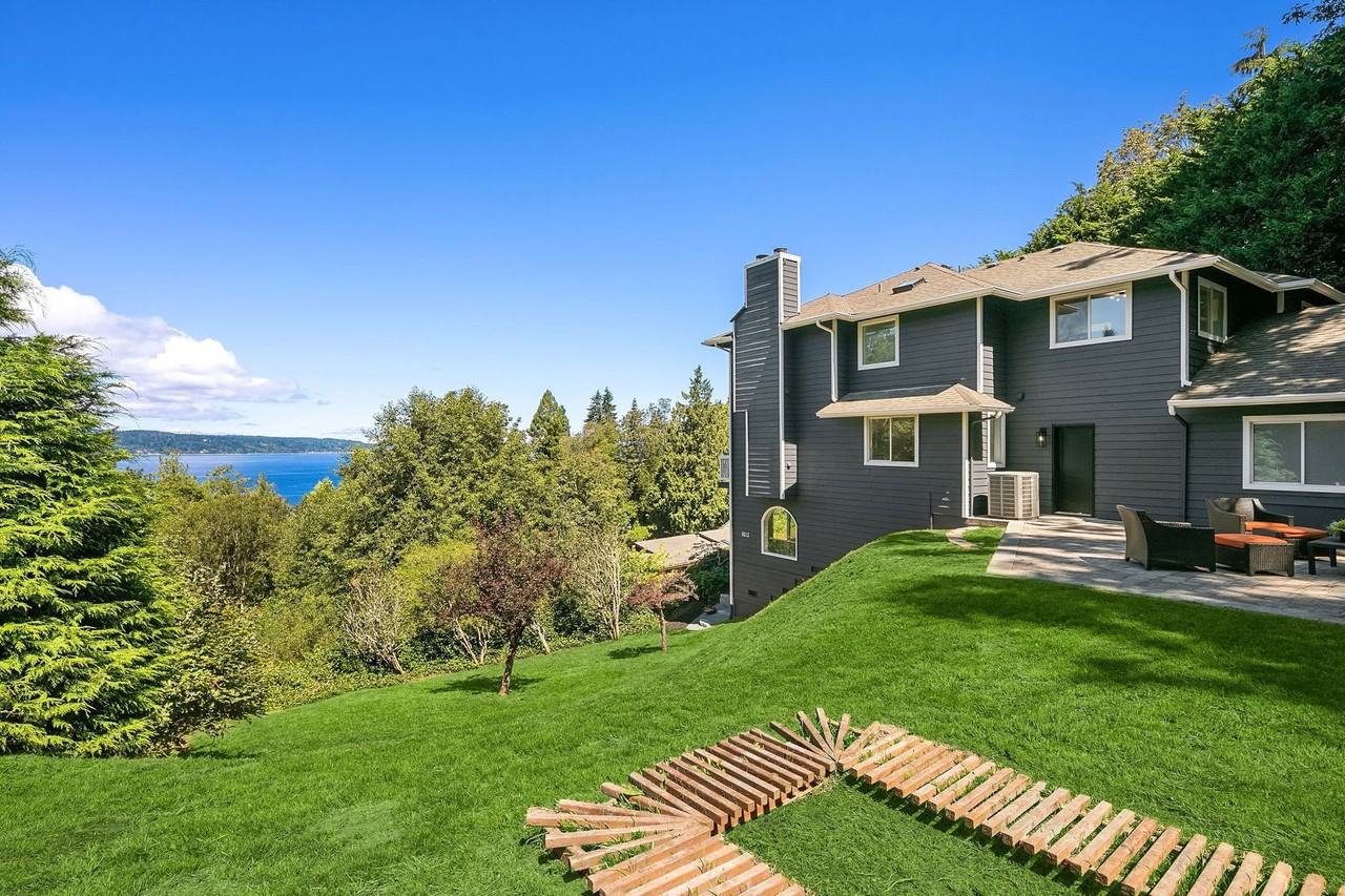 9013 61st Pl W - Photo 3 of 30