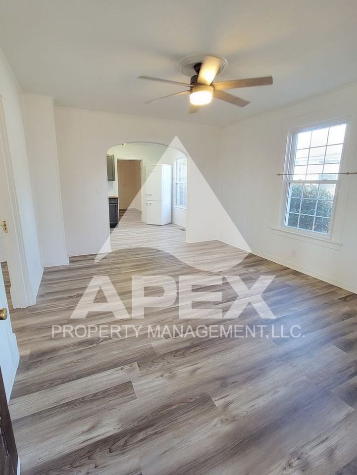 1535 Lodge St - Photo 6 of 23