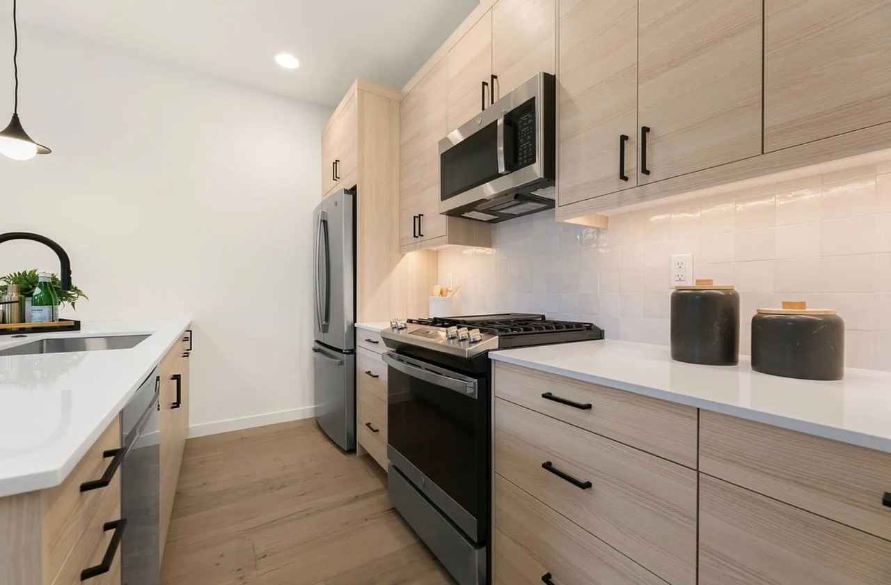 331 18th Avenue - Photo 4 of 16